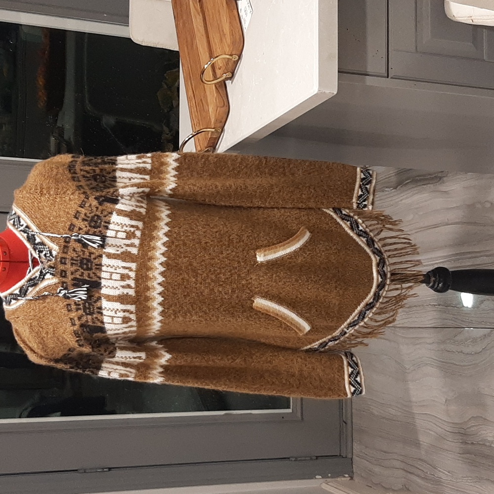 Artesania EDM Women's Alpaca Sweater Brown Hooded Long Sleeve Size Mediu Tassel.